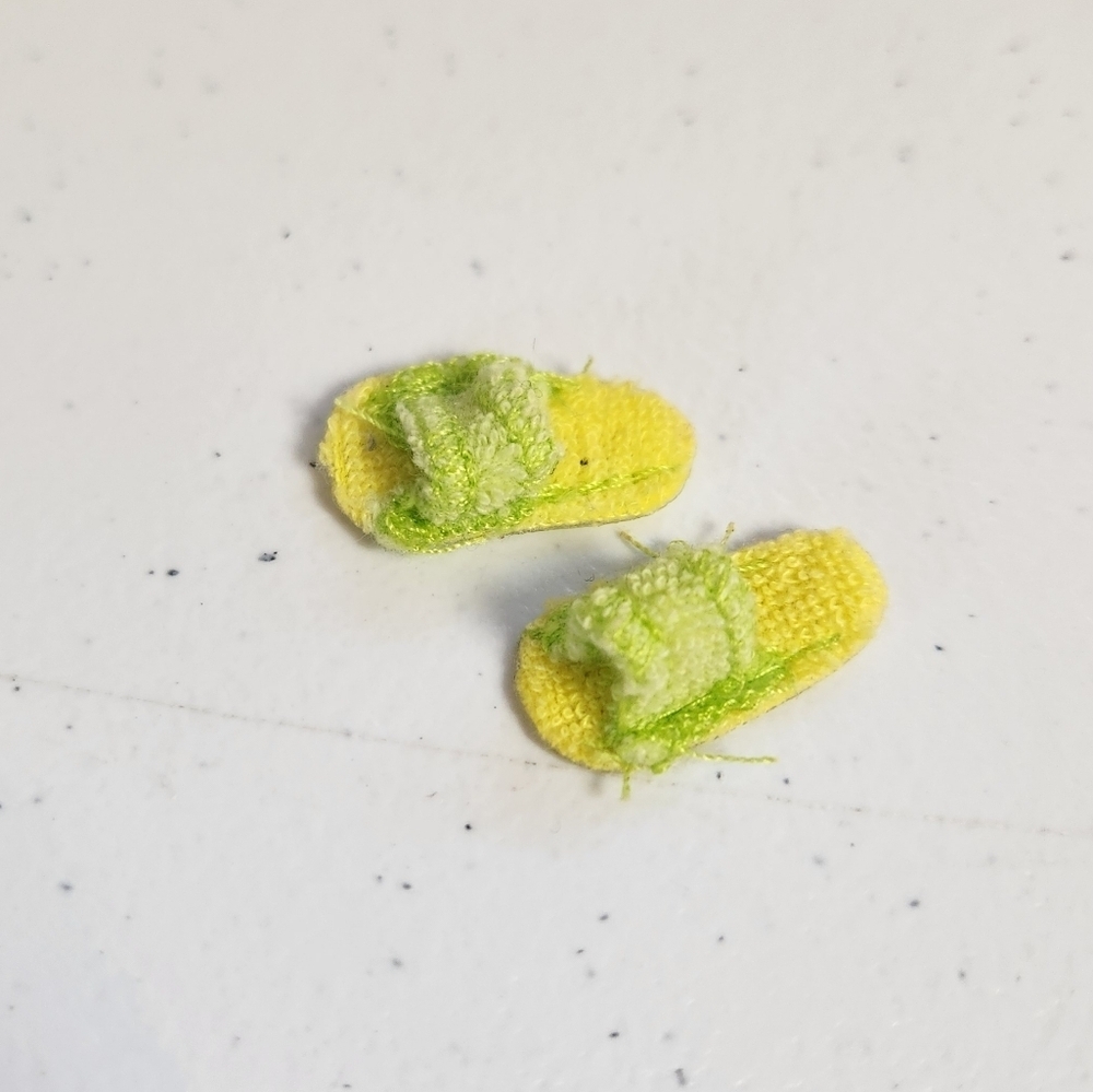 Vintage Skipper Barbie Yellow Flat GREEN STRAP TERRY CLOTH SANDALS SHOES
